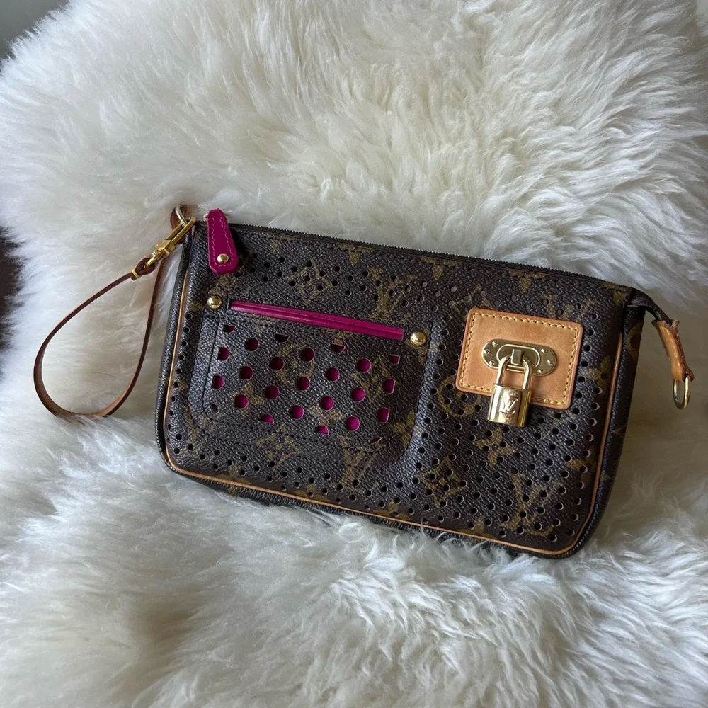 Louis Vuitton Perforated Monogram Clutch - Picture 4 of 10